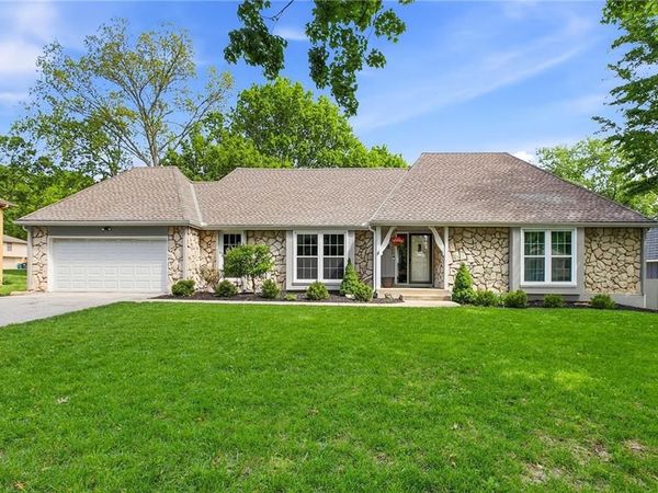 2110 W 120th Street, Leawood, KS 66209