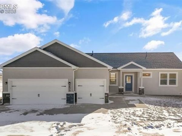 1438 N Moonbeam Drive, Pueblo, CO 81007