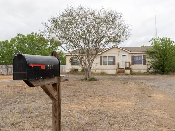 507 Beech, Jourdanton, TX 78026
