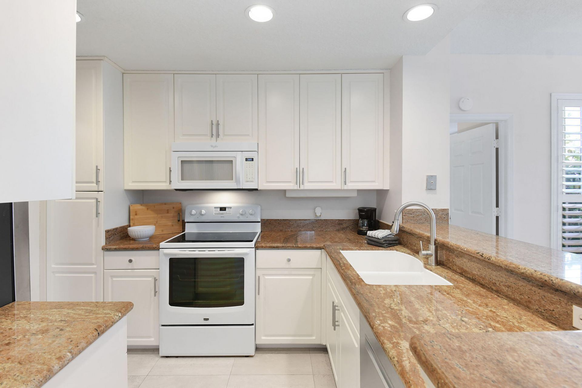 421 NE Plantation, Unit 617, Stuart, FL 34996 Photo