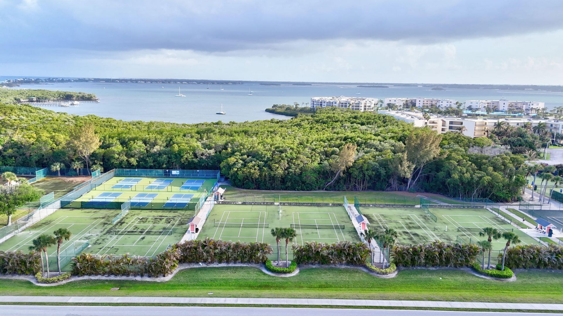 421 NE Plantation, Unit 617, Stuart, FL 34996 Photo