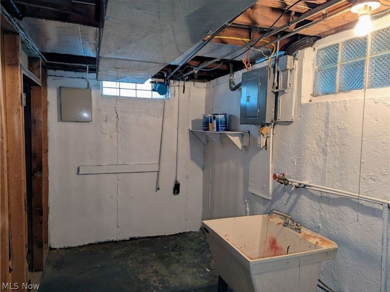 1492 E 250th Street, Euclid, OH 44117 Photo 14