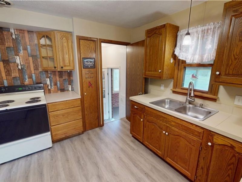 10750 Schwab Drive, Parma, OH 44130 Photo 11