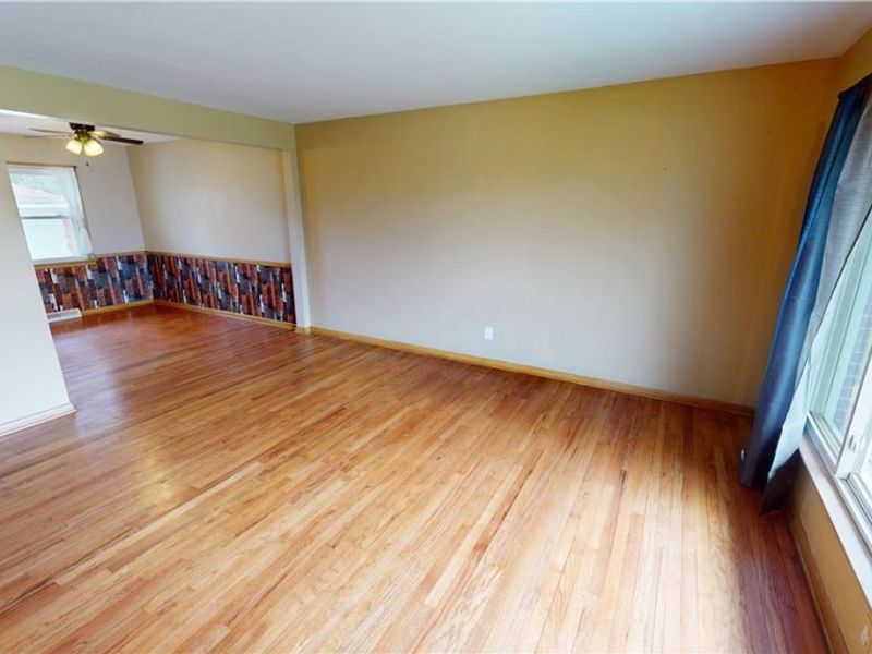 10750 Schwab Drive, Parma, OH 44130 Photo 5