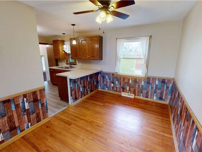 10750 Schwab Drive, Parma, OH 44130 Photo 8