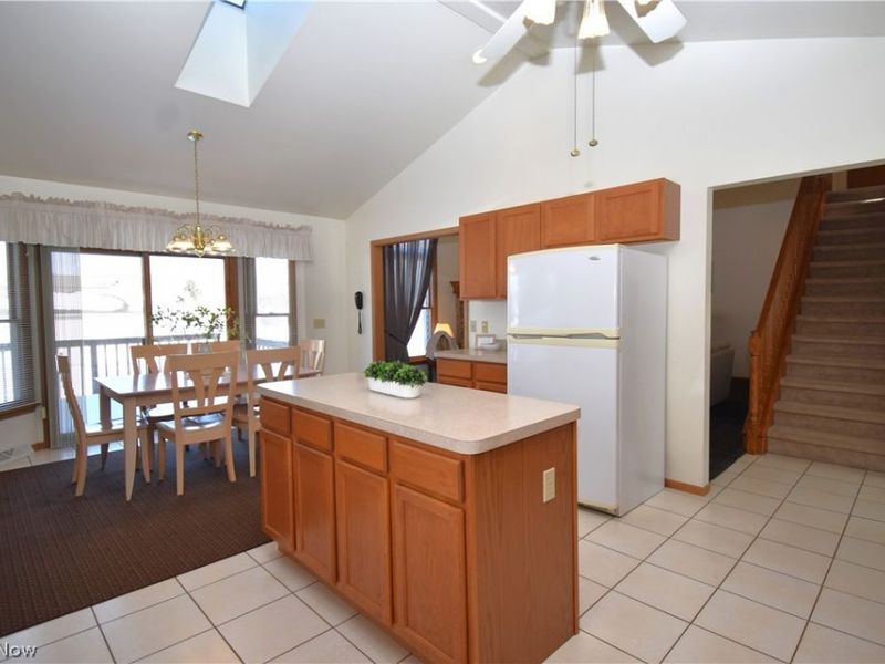 585 Creekside Drive , Hubbard, OH 44425 Photo 14