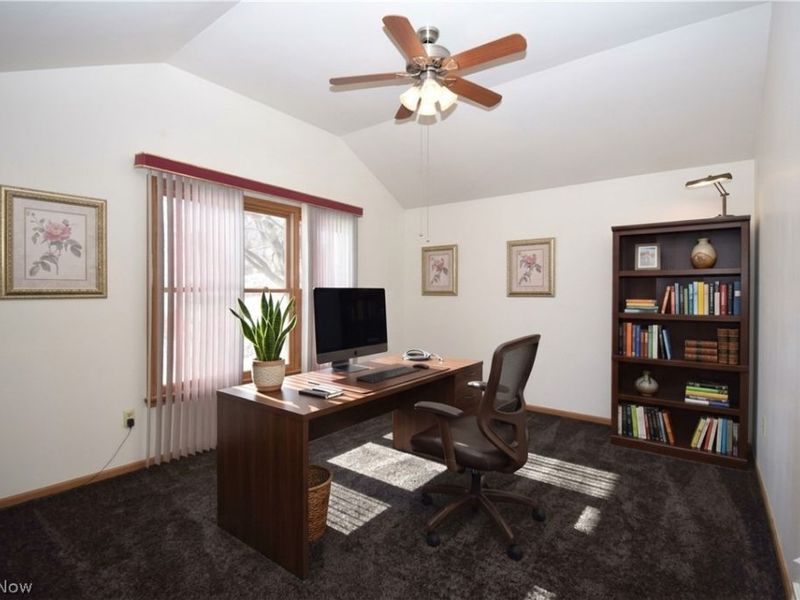 585 Creekside Drive , Hubbard, OH 44425 Photo 15