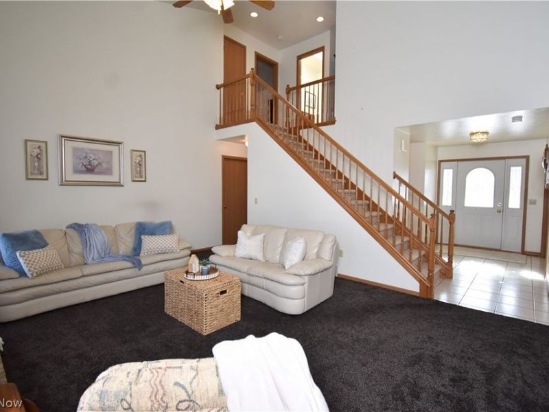 585 Creekside Drive , Hubbard, OH 44425 Photo 6