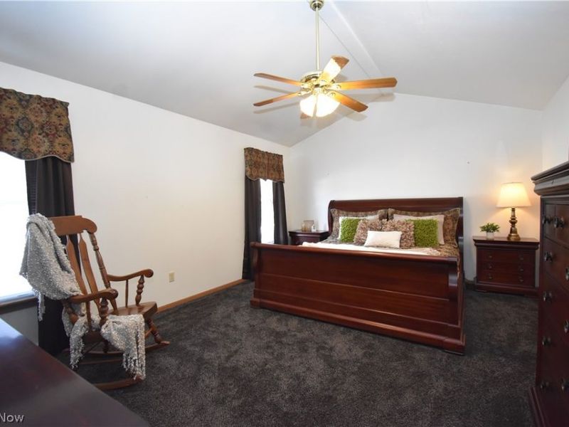 585 Creekside Drive , Hubbard, OH 44425 Photo 9