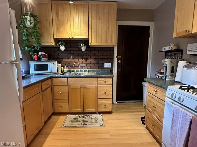 3857 W 137th Street , Cleveland, OH 44111 Photo 13