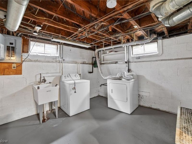 1568 Parker Drive, Mayfield Heights, OH 44124 Photo 21