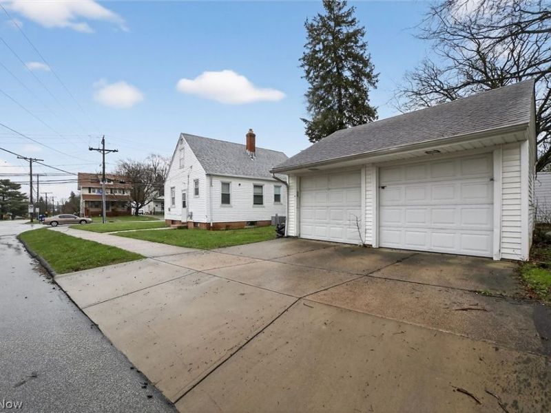 1568 Parker Drive, Mayfield Heights, OH 44124 Photo 22