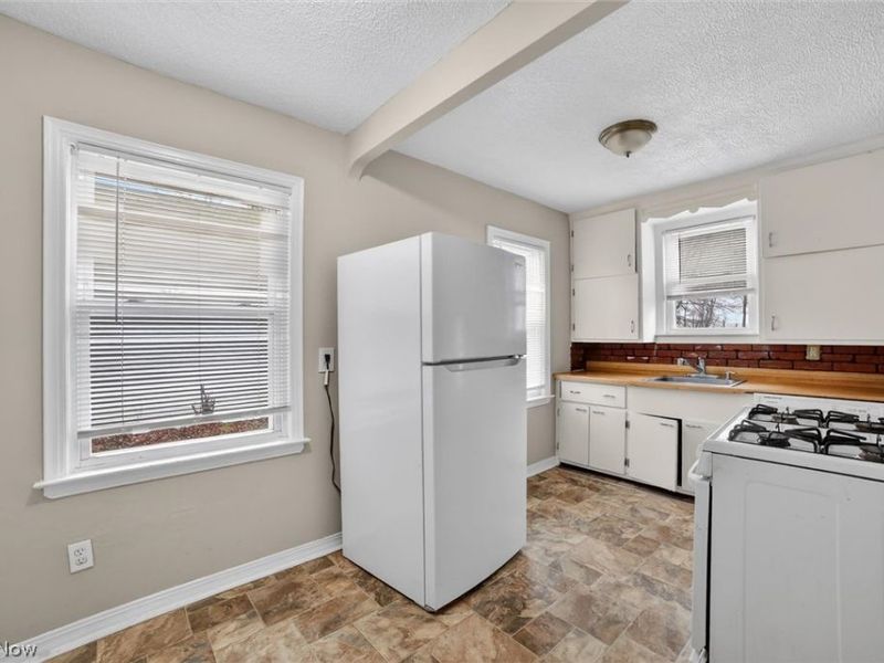 1568 Parker Drive, Mayfield Heights, OH 44124 Photo 5