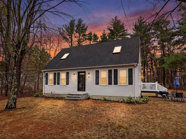 25 King St, Norfolk, MA 02056