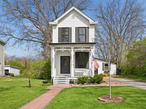 24 E Sharon Road, Glendale, OH 45246