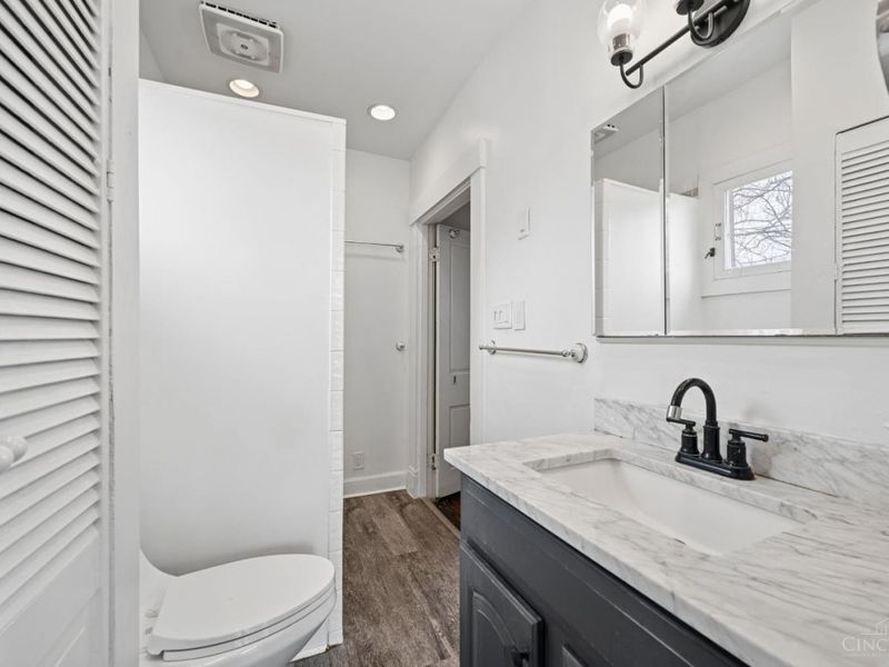 24 E Sharon Road, Glendale, OH 45246 Photo 18