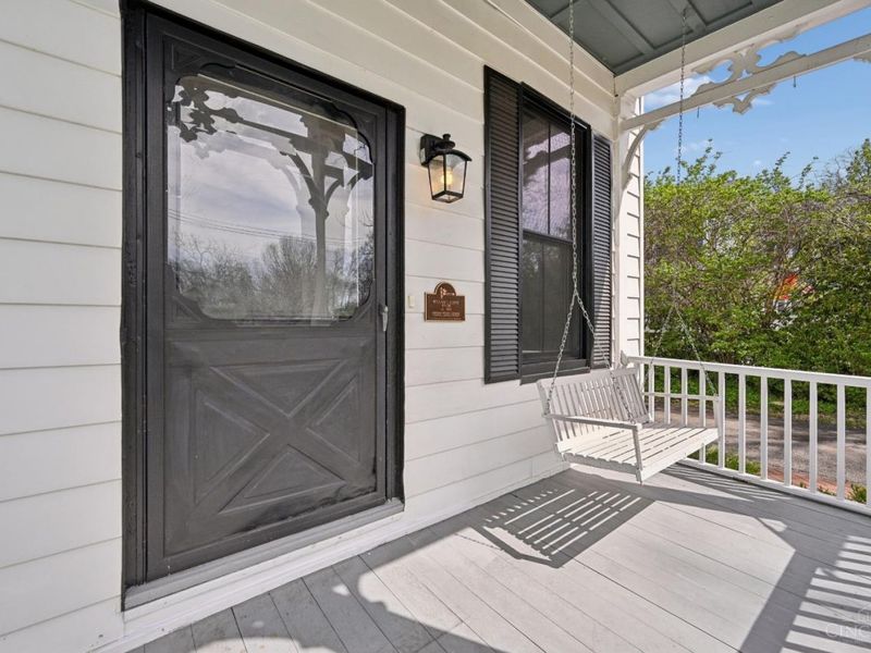 24 E Sharon Road, Glendale, OH 45246 Photo 2