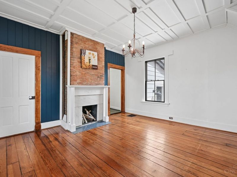 24 E Sharon Road, Glendale, OH 45246 Photo 5