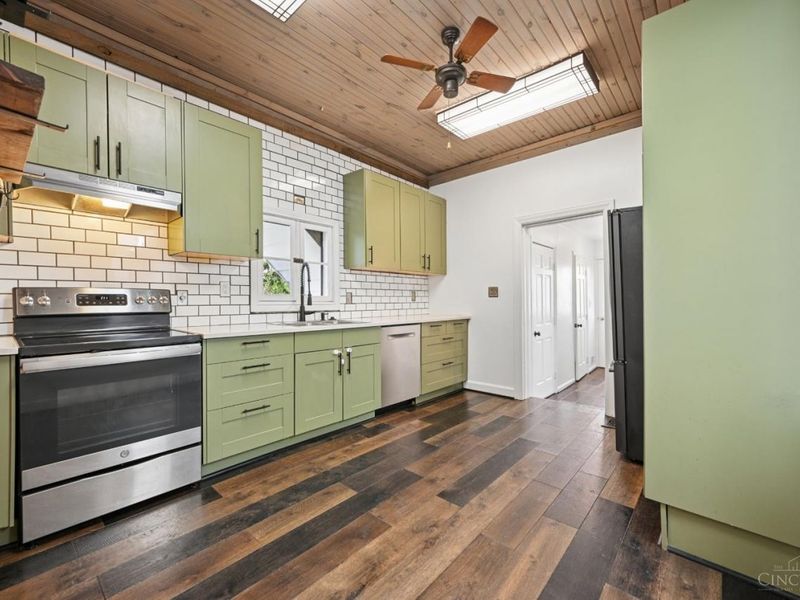 24 E Sharon Road, Glendale, OH 45246 Photo 8