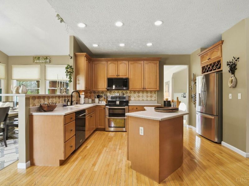 6152 Spring Lake Drive, Fairfield Twp, OH 45011 Photo 12