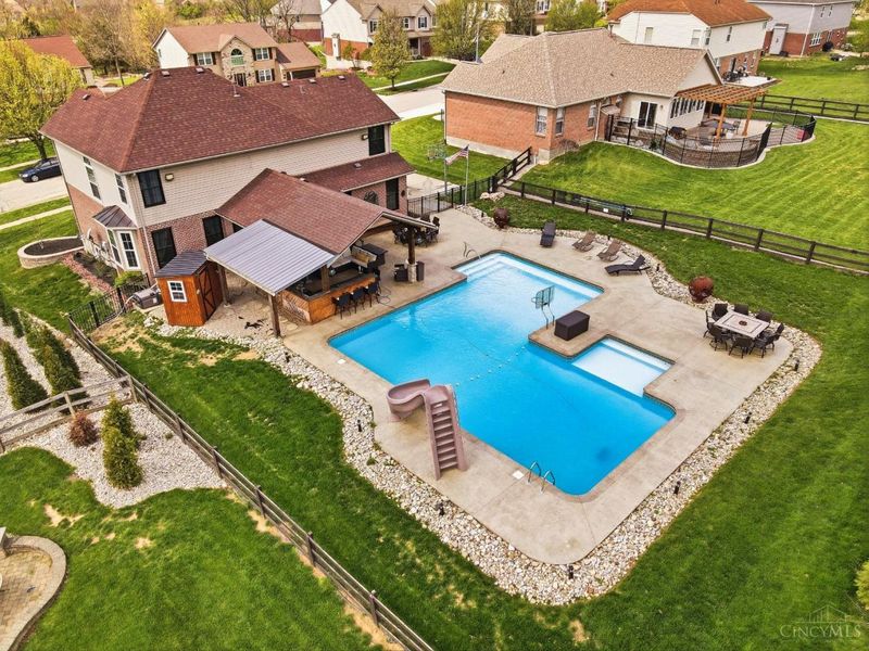 6152 Spring Lake Drive, Fairfield Twp, OH 45011 Photo 2