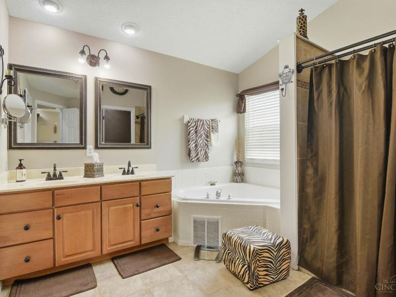 6152 Spring Lake Drive, Fairfield Twp, OH 45011 Photo 25