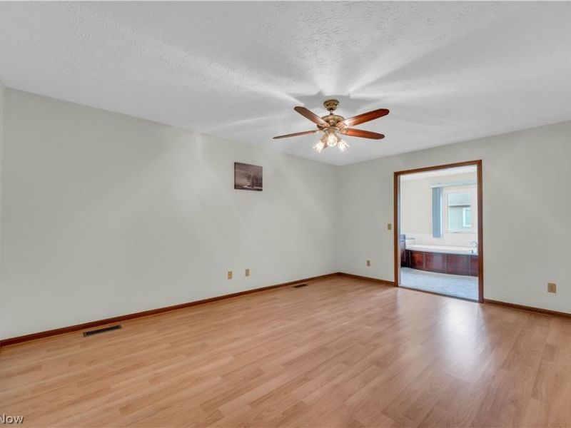 120 Ambleside Way , Amherst, OH 44001 Photo 17