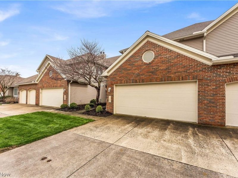 120 Ambleside Way , Amherst, OH 44001 Photo 2