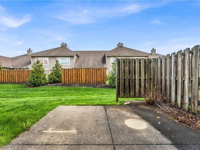 120 Ambleside Way , Amherst, OH 44001 Photo 30