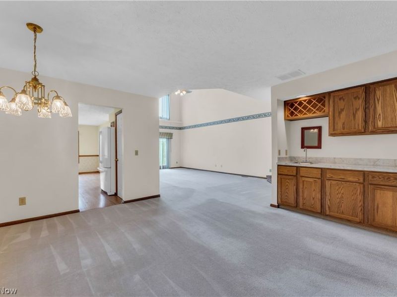 120 Ambleside Way , Amherst, OH 44001 Photo 5