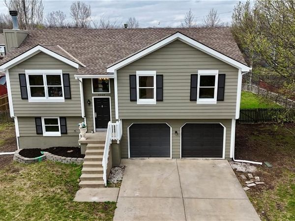 33124 W 87th Terrace, De Soto, KS 66018