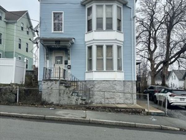73 Linden, New Bedford, MA 02740