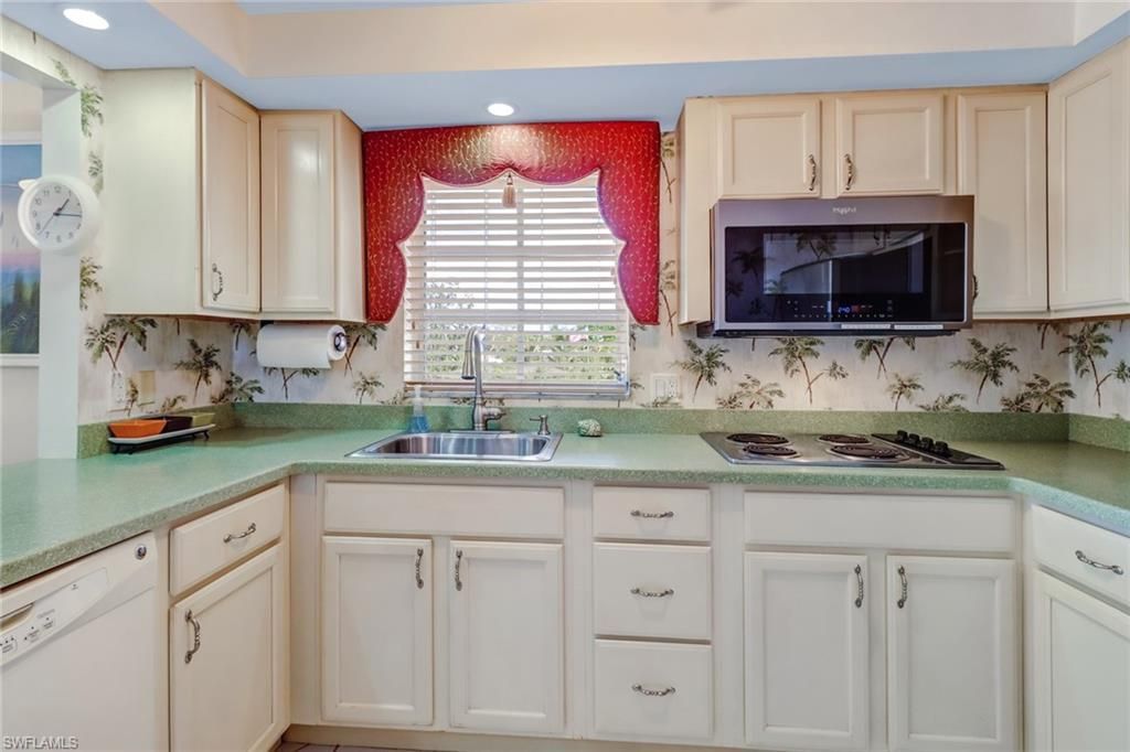 5 High Point Cir W, Unit 211, Naples, FL 34103 Photo