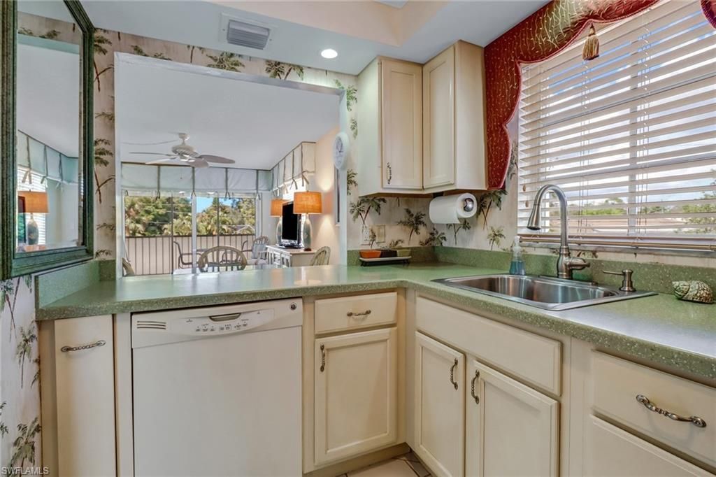 5 High Point Cir W, Unit 211, Naples, FL 34103 Photo