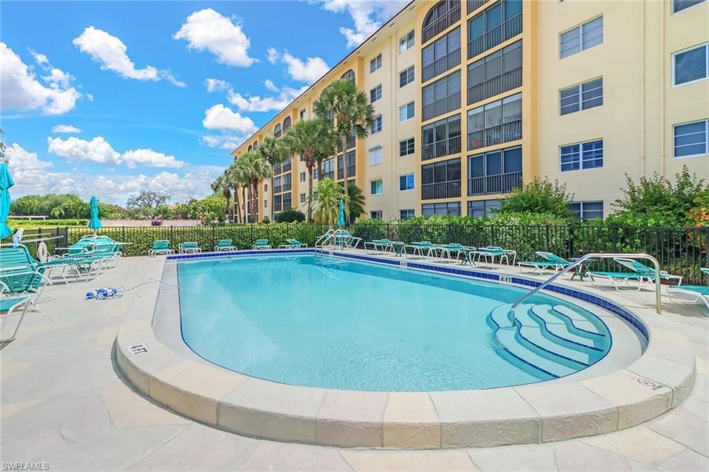 5 High Point Cir W, Unit 211, Naples, FL 34103 Photo