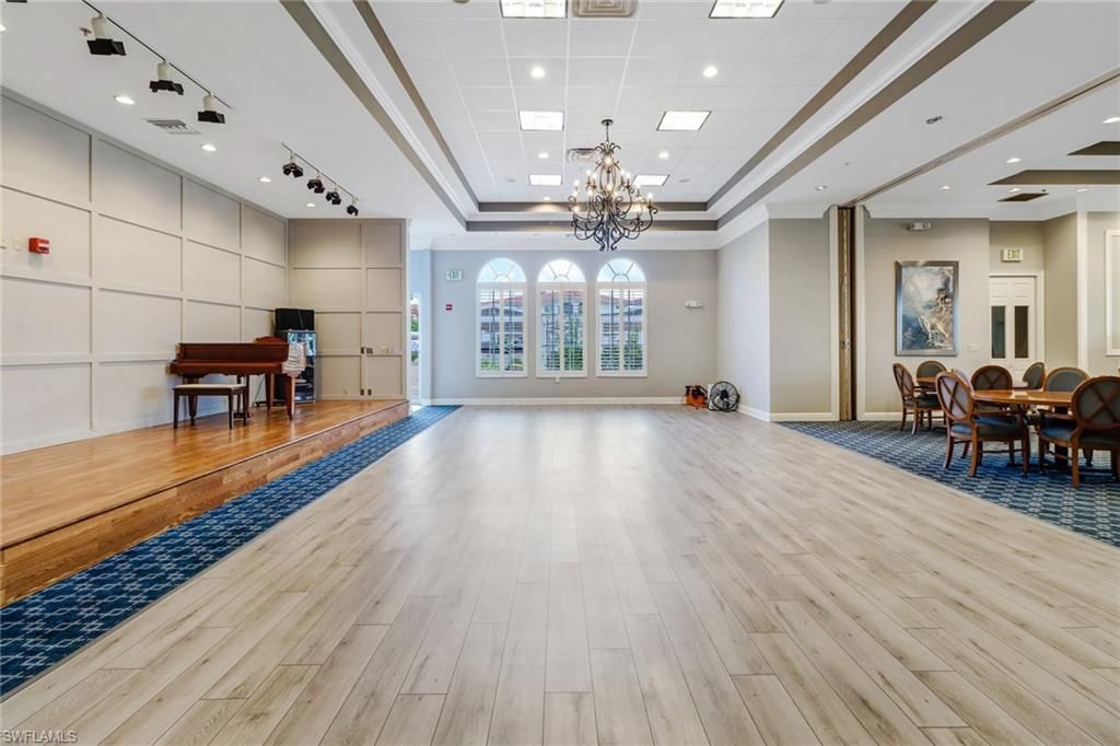 5 High Point Cir W, Unit 211, Naples, FL 34103 Photo