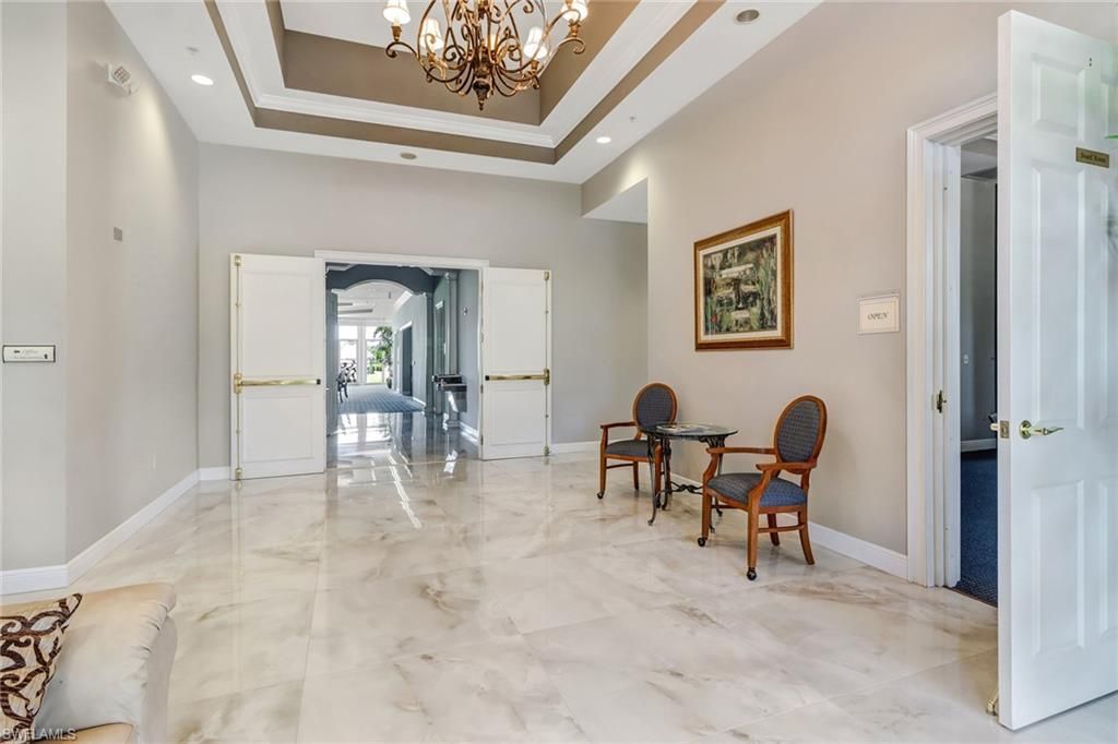 5 High Point Cir W, Unit 211, Naples, FL 34103 Photo
