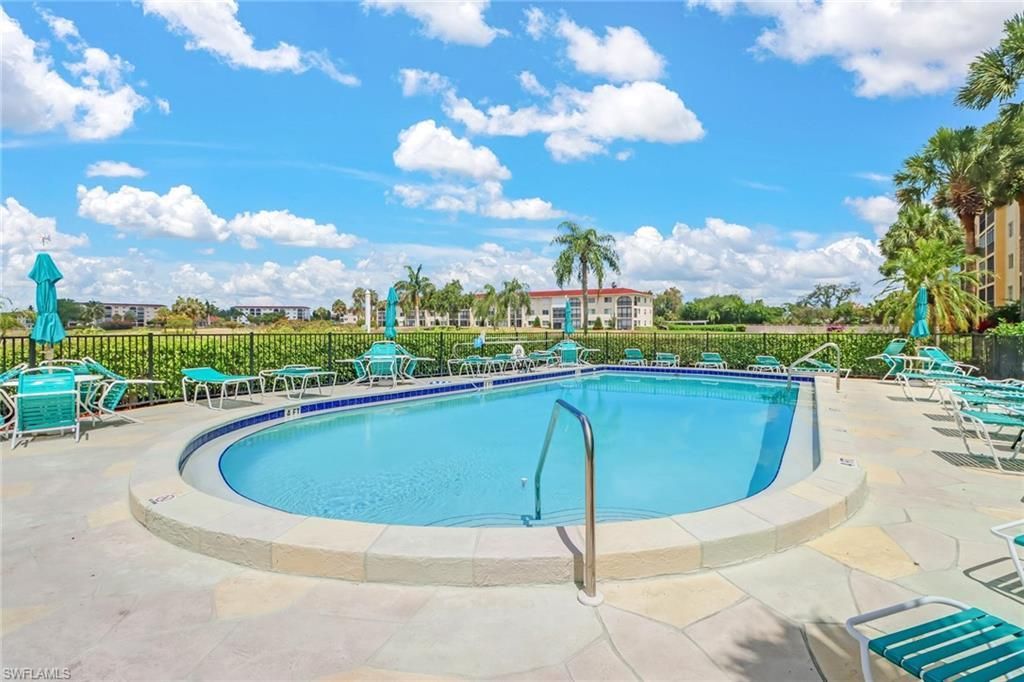 5 High Point Cir W, Unit 211, Naples, FL 34103 Photo