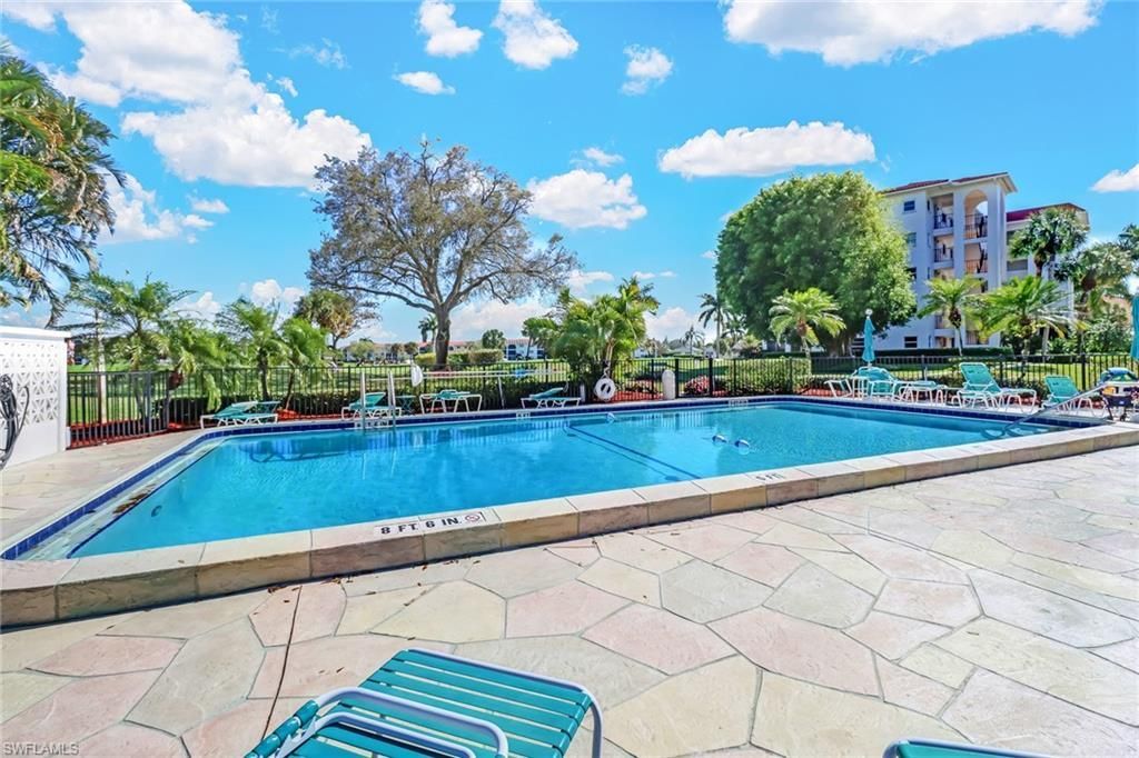 5 High Point Cir W, Unit 211, Naples, FL 34103 Photo
