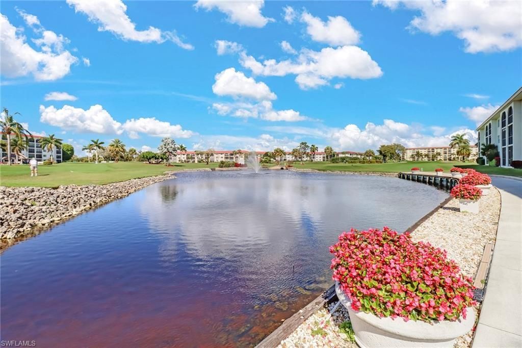5 High Point Cir W, Unit 211, Naples, FL 34103 Photo
