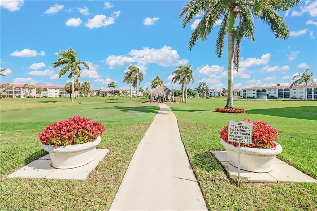 5 High Point Cir W, Unit 211, Naples, FL 34103 Photo
