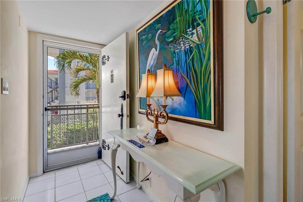 5 High Point Cir W, Unit 211, Naples, FL 34103 Photo