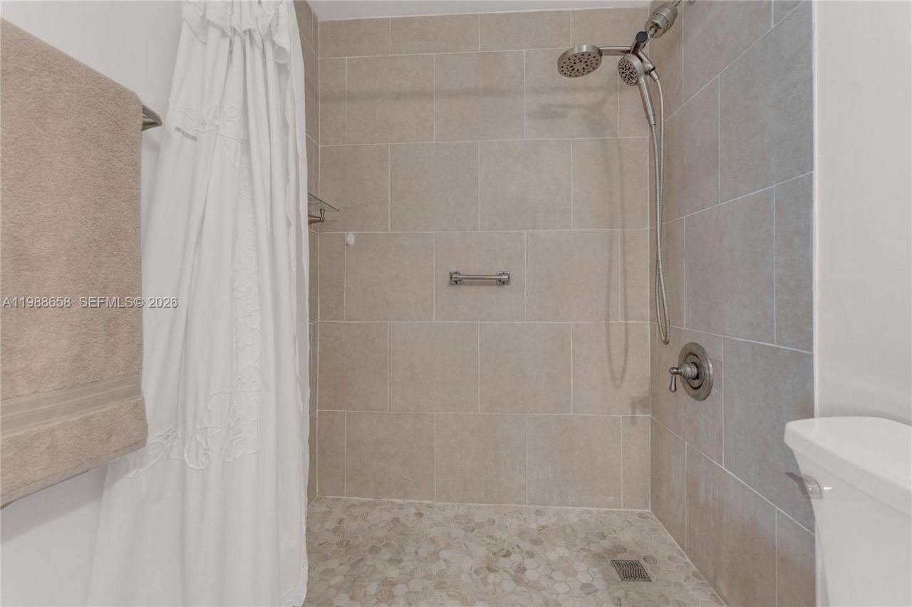 5271 SW 8th St , Unit 212, Miami, FL 33134 Photo