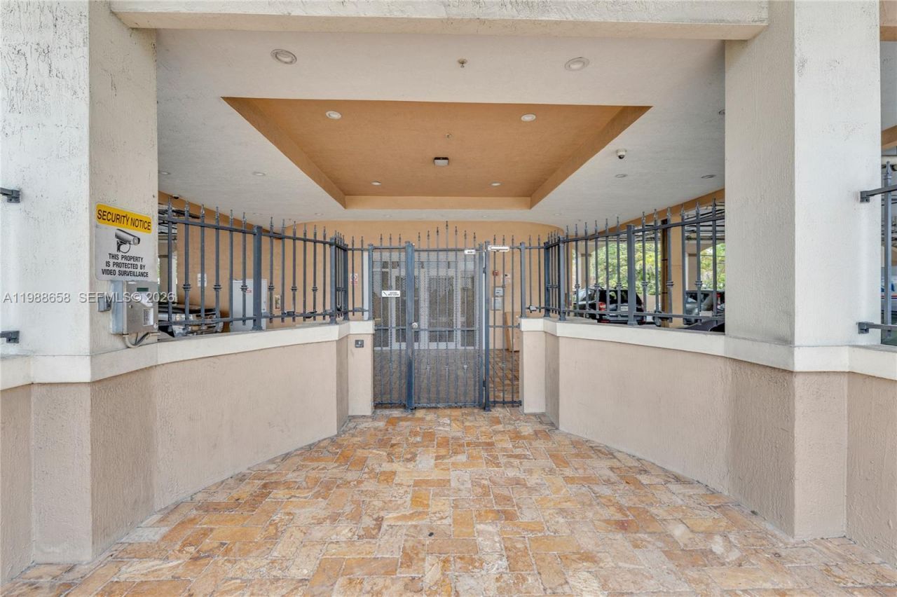 5271 SW 8th St , Unit 212, Miami, FL 33134 Photo