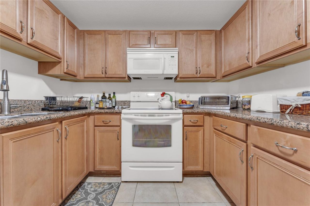 5271 SW 8th St , Unit 212, Miami, FL 33134 Photo