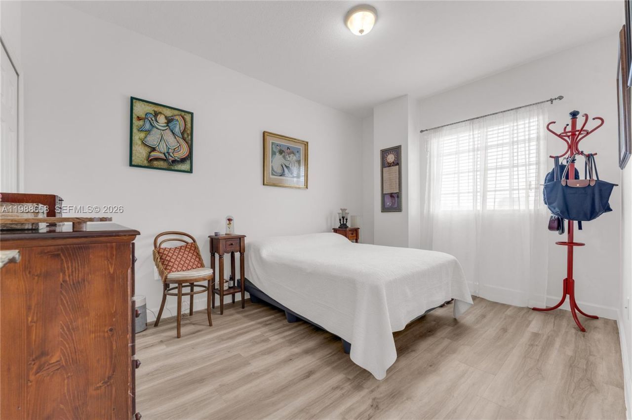 5271 SW 8th St , Unit 212, Miami, FL 33134 Photo