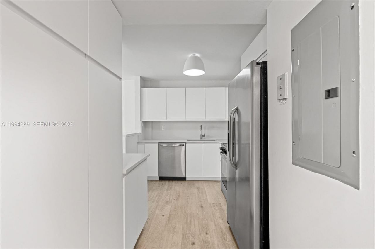 5845 Collins Ave, Unit 101, Miami Beach, FL 33140 Photo