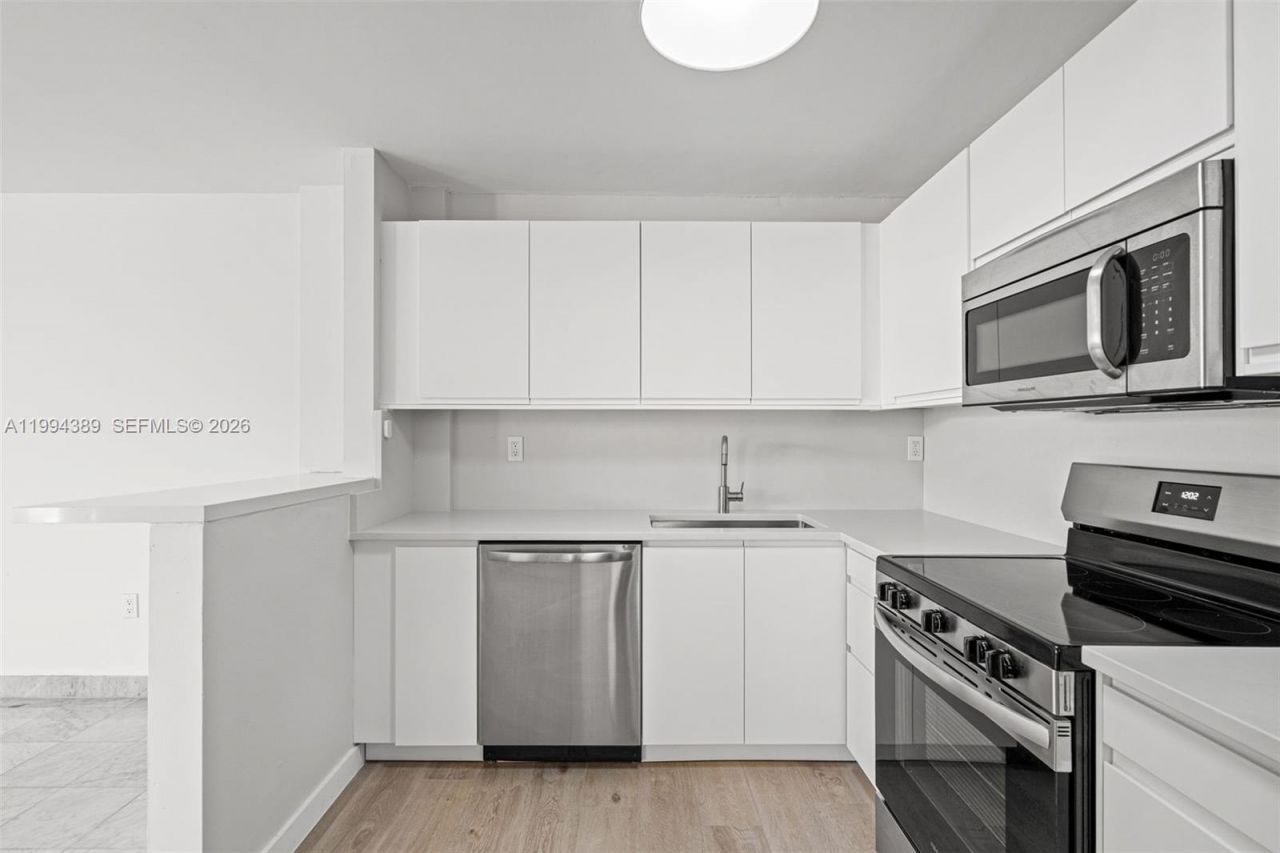 5845 Collins Ave, Unit 101, Miami Beach, FL 33140 Photo