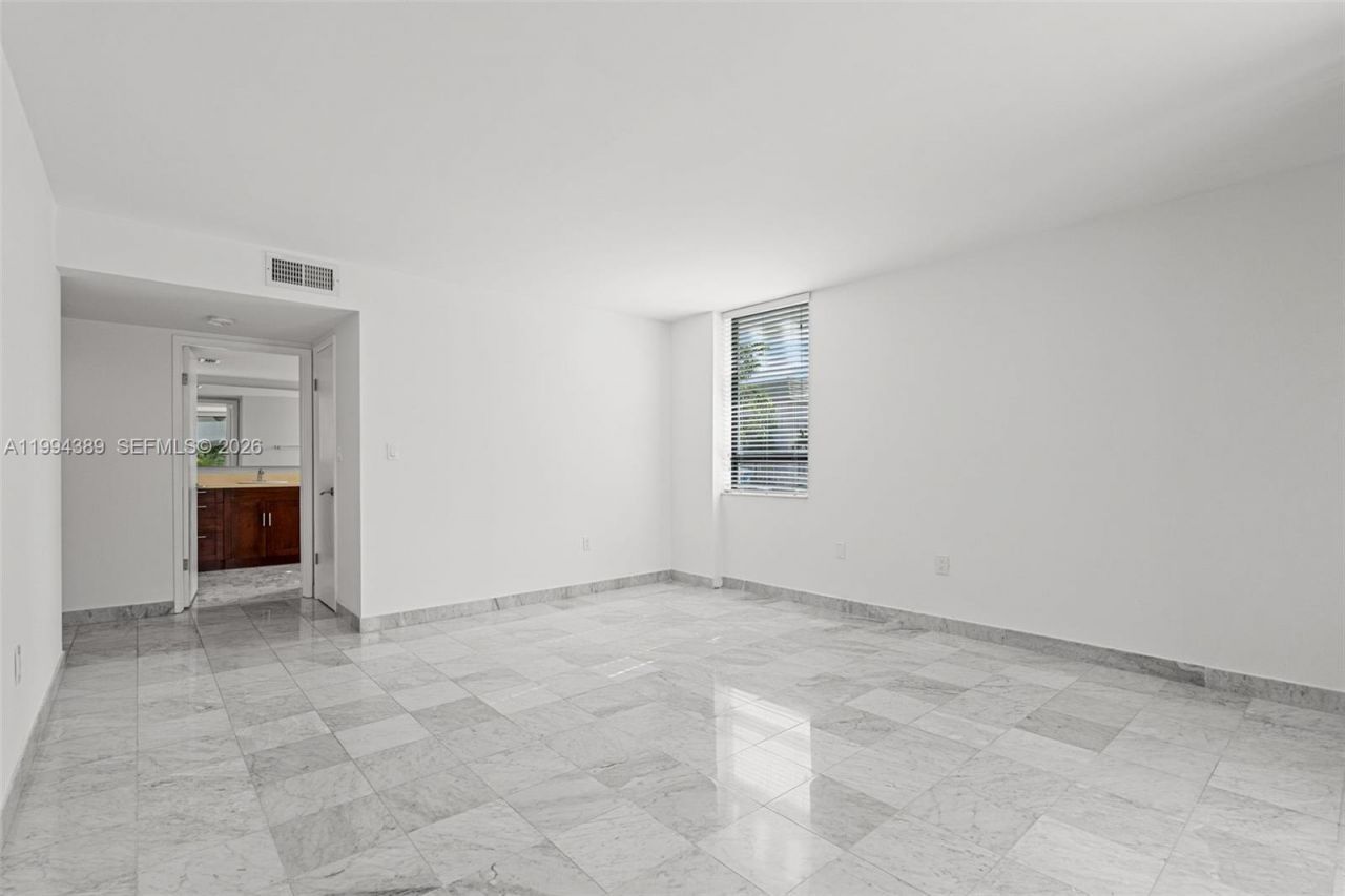 5845 Collins Ave, Unit 101, Miami Beach, FL 33140 Photo
