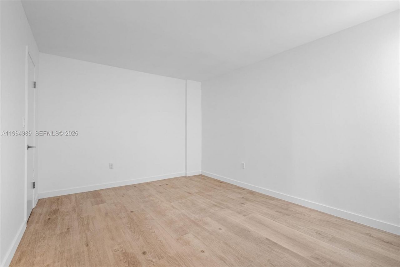 5845 Collins Ave, Unit 101, Miami Beach, FL 33140 Photo